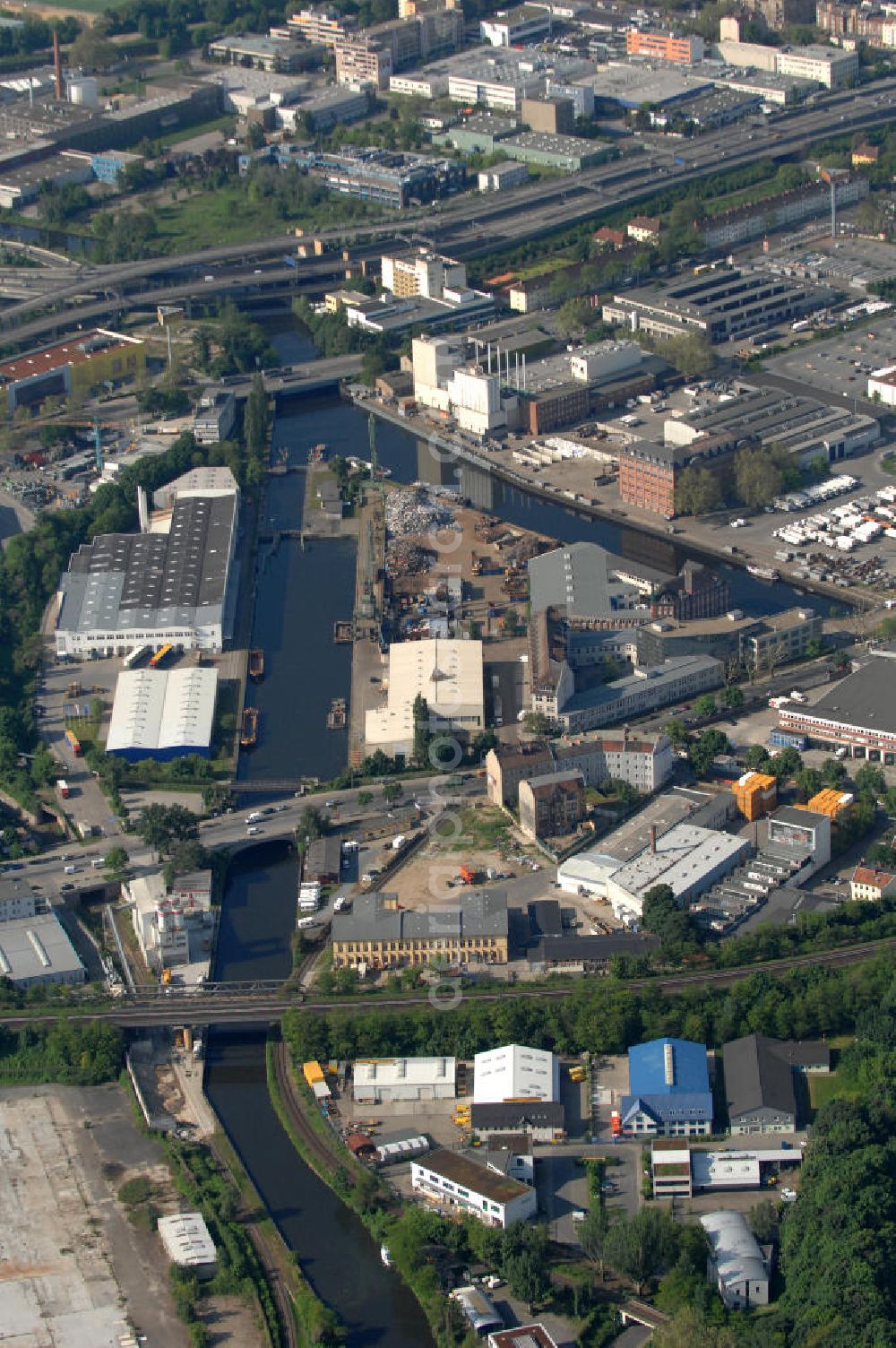 Aerial image Berlin - Harbour Neukoelln and lock