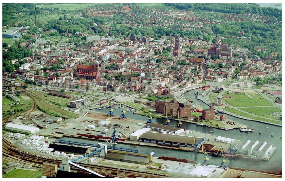 Aerial photograph Wismar - Hafenbereich und Stadtzentrum von Wismar in Mecklenburg Vorpommern.