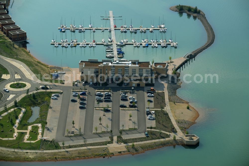 Grosspösna from the bird's eye view: Port facility at the resort Lagovida on the Magdeborner peninsula in the reclamation area Neuseenland Stoermthaler lake at Grosspoesna in Saxony