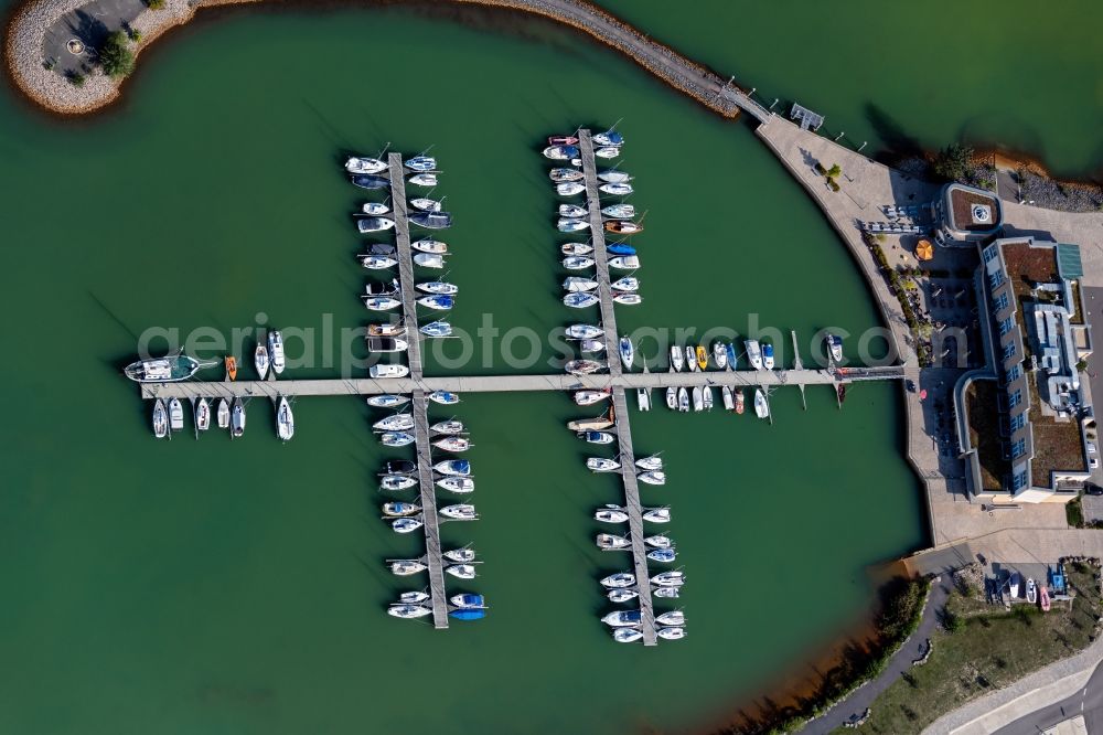 Großpösna from the bird's eye view: Port facility at the resort Lagovida on the Magdeborner peninsula in the reclamation area Neuseenland Stoermthaler lake at Grosspoesna in Saxony