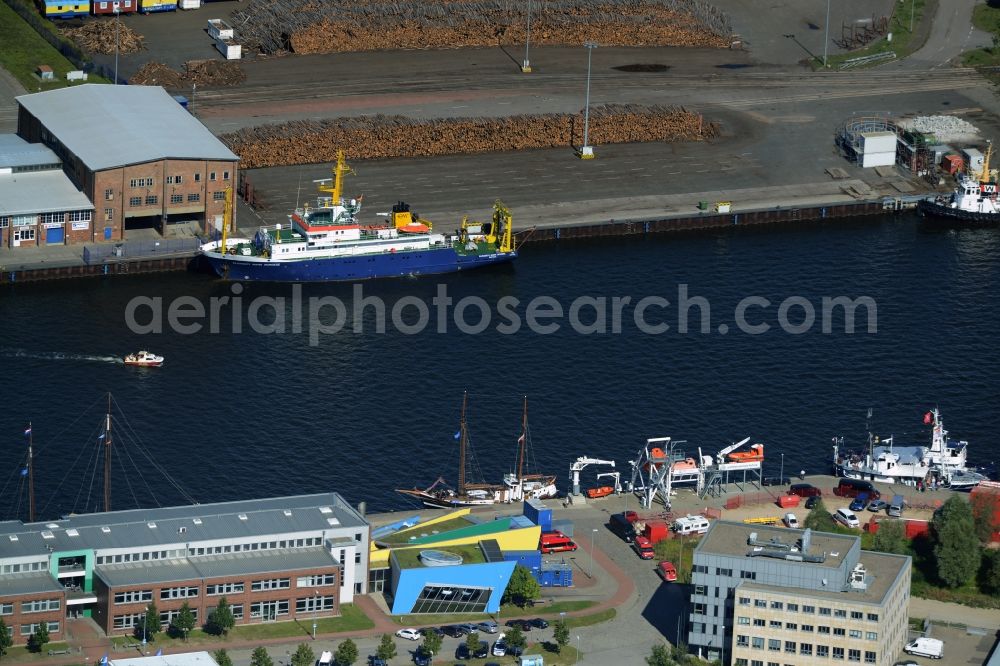 Aerial photograph Rostock - Harbour - port at the Alter Hafen at the Unterwarnow in the district Marienehe in Rostock in the state Mecklenburg - Western Pomerania. Also shown the research ship of the Leibnitz- Institut fuer Ostseeforschung Warnemuende Elisabeth Mann Borgese