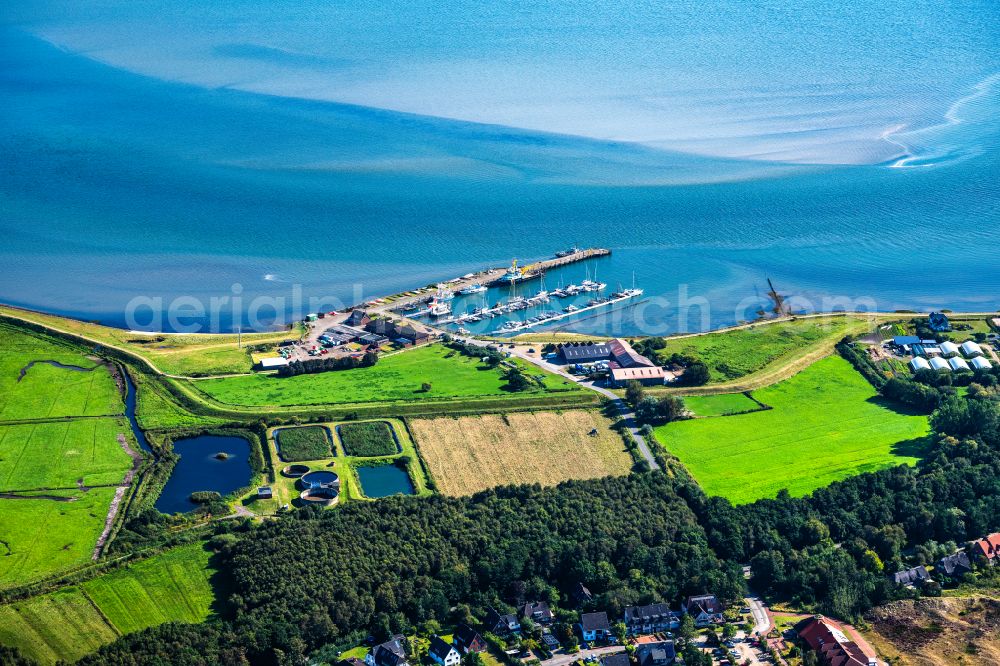 Aerial image Wittdün auf Amrum - Little port Tonnen- und Segelhafen with piers in Wittduen auf Amrum in the state Schleswig-Holstein