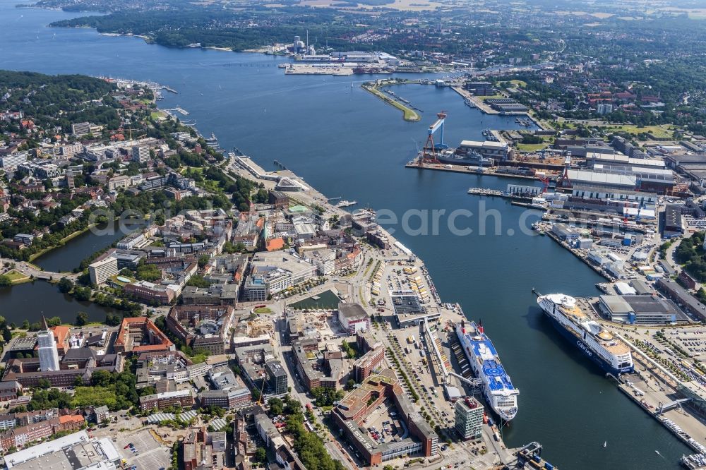 Aerial photograph Kiel - Docks with office building and freight forwarding and logistics companies in Kiel in the state Schleswig-Holstein