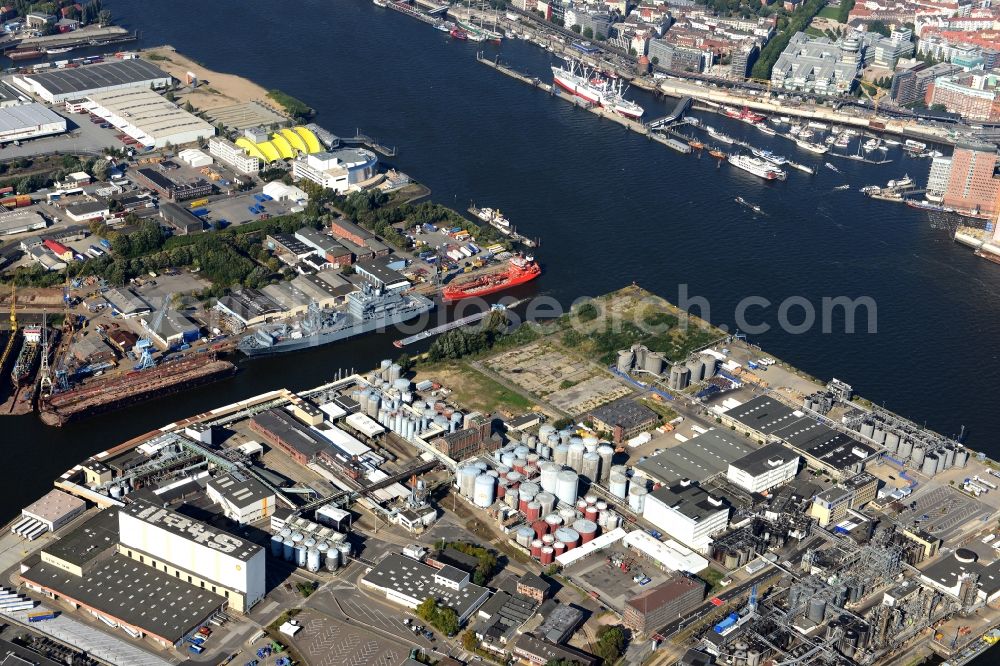 Hamburg from above - Port facilities Ellerholzdamm on the banks of the river course of the Elbe in Hamburg, Germany