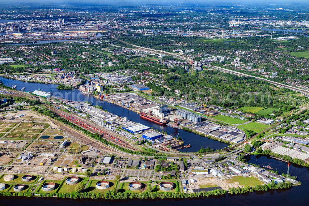 Hamburg from above - Port facilities and commercial area with rail and track lines on the sidings and shunting routes of the marshalling yard and freight yard Hohe Schaar on Eversween Street in Hamburg Wilhelmsburg, Germany