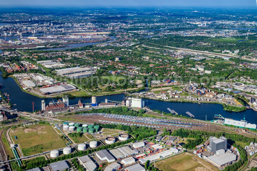 Hamburg from above - Port facilities and commercial area with rail and track lines on the sidings and shunting routes of the marshalling yard and freight yard Hohe Schaar on Eversween Street in Hamburg Wilhelmsburg, Germany