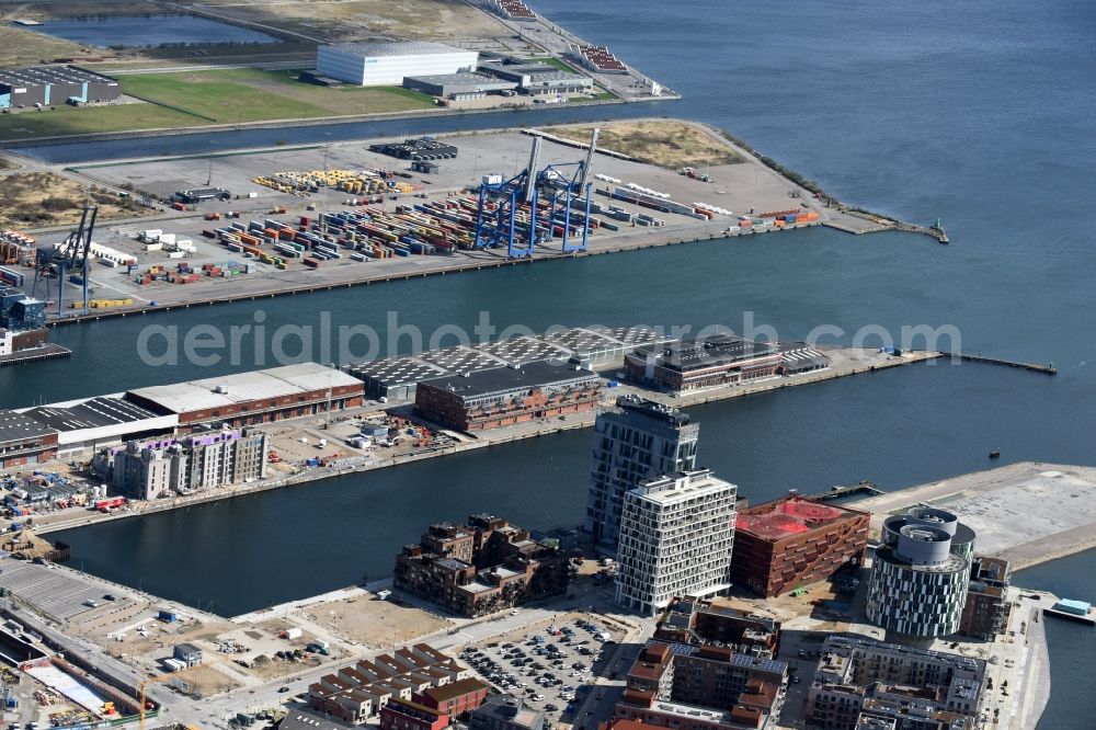 Aerial photograph Kopenhagen - Port facilities on the seashore of the Arhusgadekvarter - Nordhavn-Bassin in the district Nordhavn in Copenhagen in Region Hovedstaden, Denmark