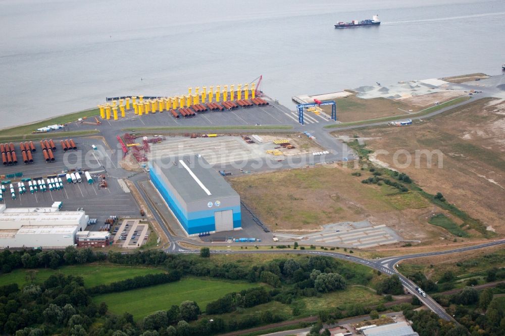 Aerial image Cuxhaven - Port facilities on the seashore of the Cuxport GmbH for Offshore Windmills in Cuxhaven in the state Lower Saxony