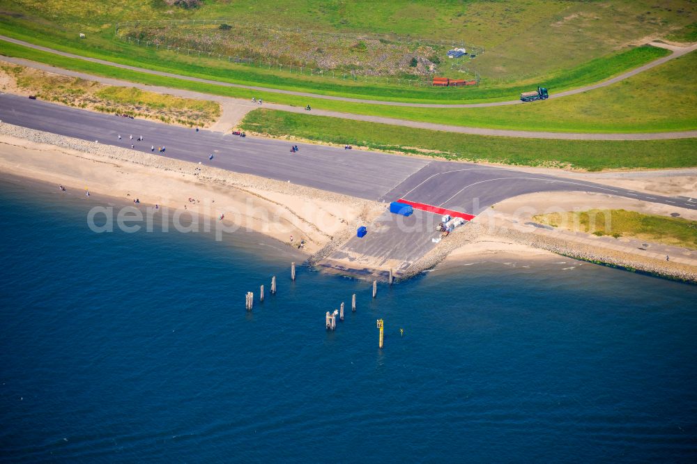 Aerial photograph Norderney - Port facilities on the sea coast of the freight port slipway on the island of Norderney in the state of Lower Saxony, Germany