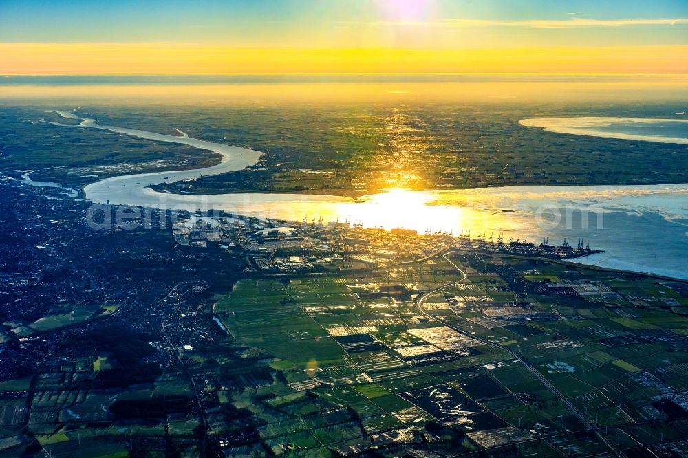 Aerial photograph Bremerhaven - Port facilities on the seashore of the North Sea in Bremerhaven in the state Bremen, Germany