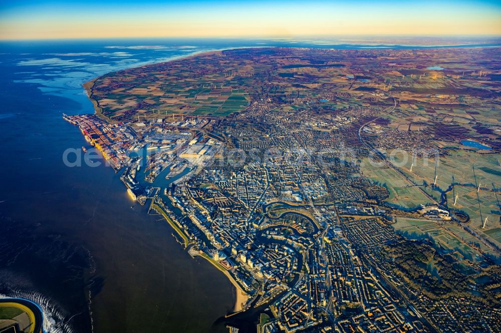 Bremerhaven from the bird's eye view: Port facilities on the seashore of the North Sea in Bremerhaven in the state Bremen, Germany