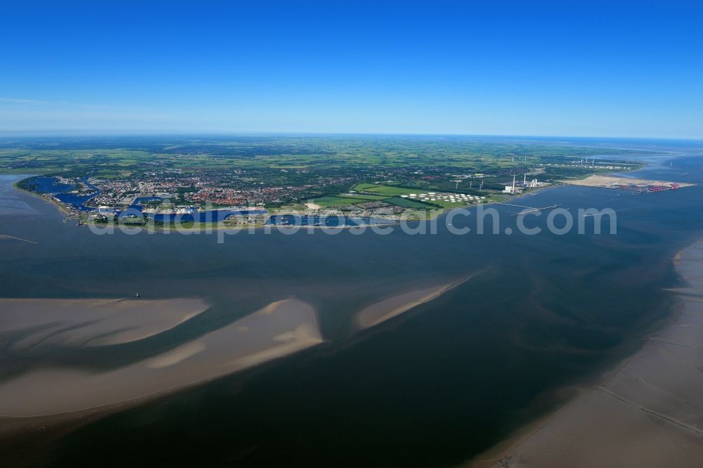 Aerial image Wilhelmshaven - Port facilities on the seashore of the North Sea of Wilhelmshaven in the state Lower Saxony