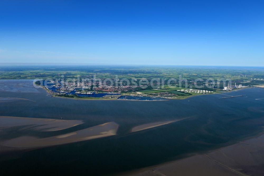 Aerial photograph Wilhelmshaven - Port facilities on the seashore of the North Sea of Wilhelmshaven in the state Lower Saxony