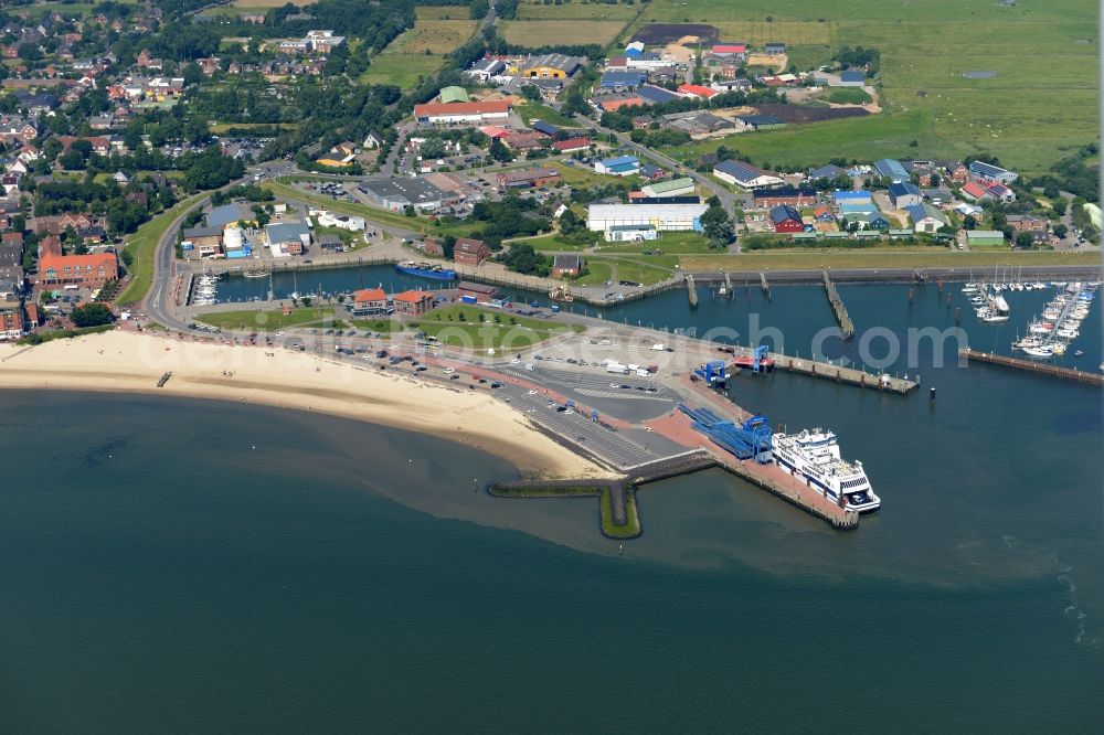 Aerial photograph Wyk auf Föhr - Port facilities on the seashore of the North Sea in Wyk auf Foehr in the state Schleswig-Holstein