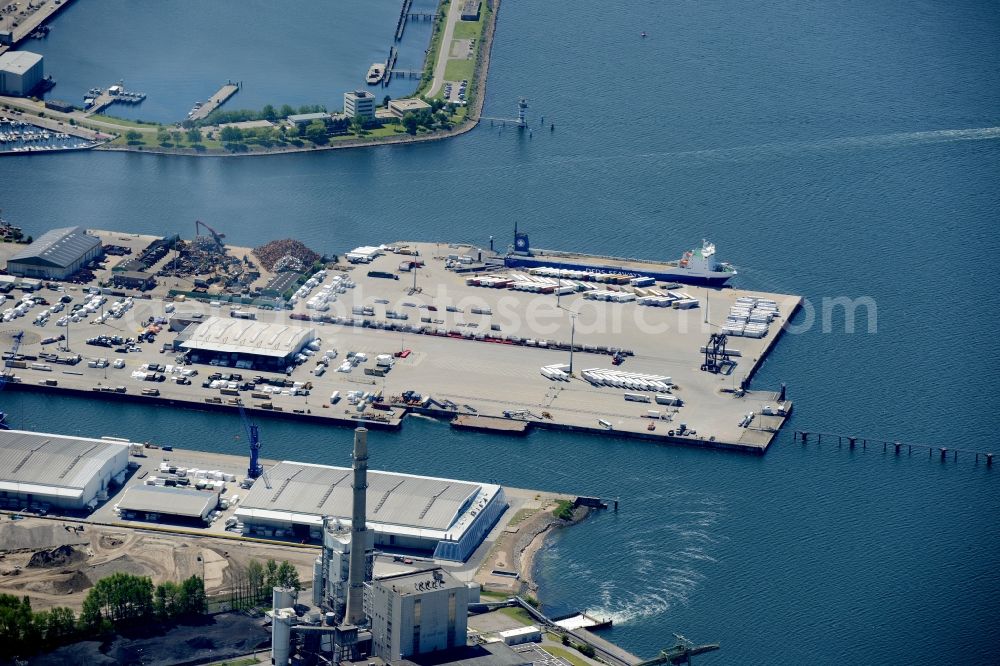 Aerial image Kiel - Port facilities of Ostuferhafen on the seashore of the Baltic Sea in Kiel in the state Schleswig-Holstein