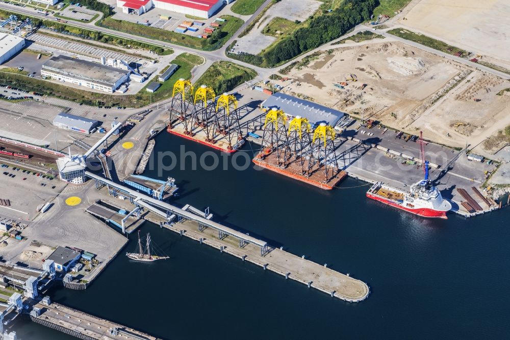 Sassnitz from the bird's eye view: Port facilities on the seashore of the Iland Ruegen in the district Hagen in Sassnitz in the state Mecklenburg - Western Pomerania