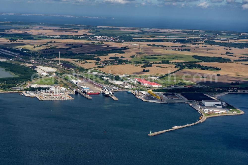 Sassnitz from the bird's eye view: Port facilities on the seashore of the Iland Ruegen in Sassnitz in the state Mecklenburg - Western Pomerania