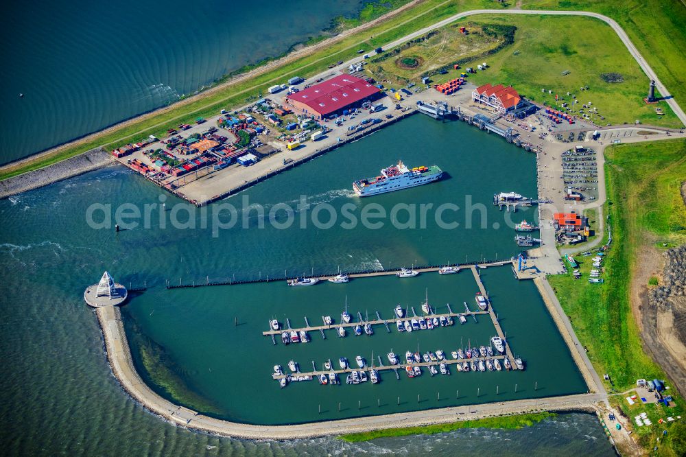 Juist from the bird's eye view: Port facilities on the North Sea island of Juist with the ferry Frisia VI in the state of Lower Saxony