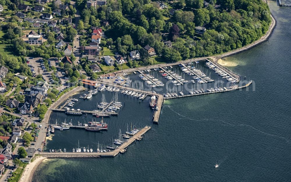 Aerial image Heikendorf - Harbour arrangements on the Baltic Sea coast of the Kiel Foerde in Heikendorf in the federal state Schleswig-Holstein, Germany