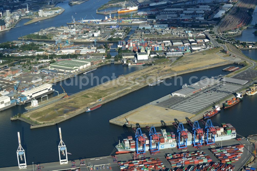 Aerial photograph Hamburg - Docks and terminals with warehouses and freight forwarding and logistics companies at the Kaiser-Wilhelm-Hafen in Hamburg in Germany