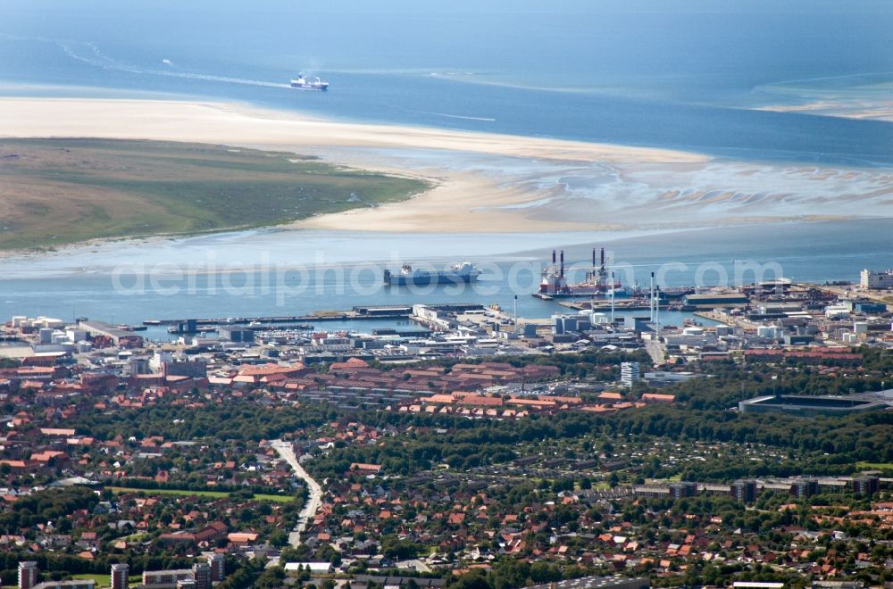 Esbjerg from the bird's eye view: Docks and terminals with warehouses and freight forwarding and logistics companies in Esbjerg in Denmark. Titan Europe is a subsidiary of Titan Wind Energy in China