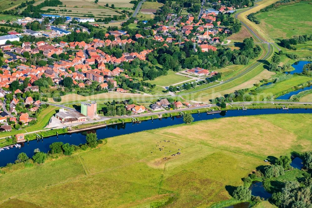 Aerial image Bleckede - Port facilities on the banks of the river course of the Elbe in Bleckede in the state Lower Saxony, Germany