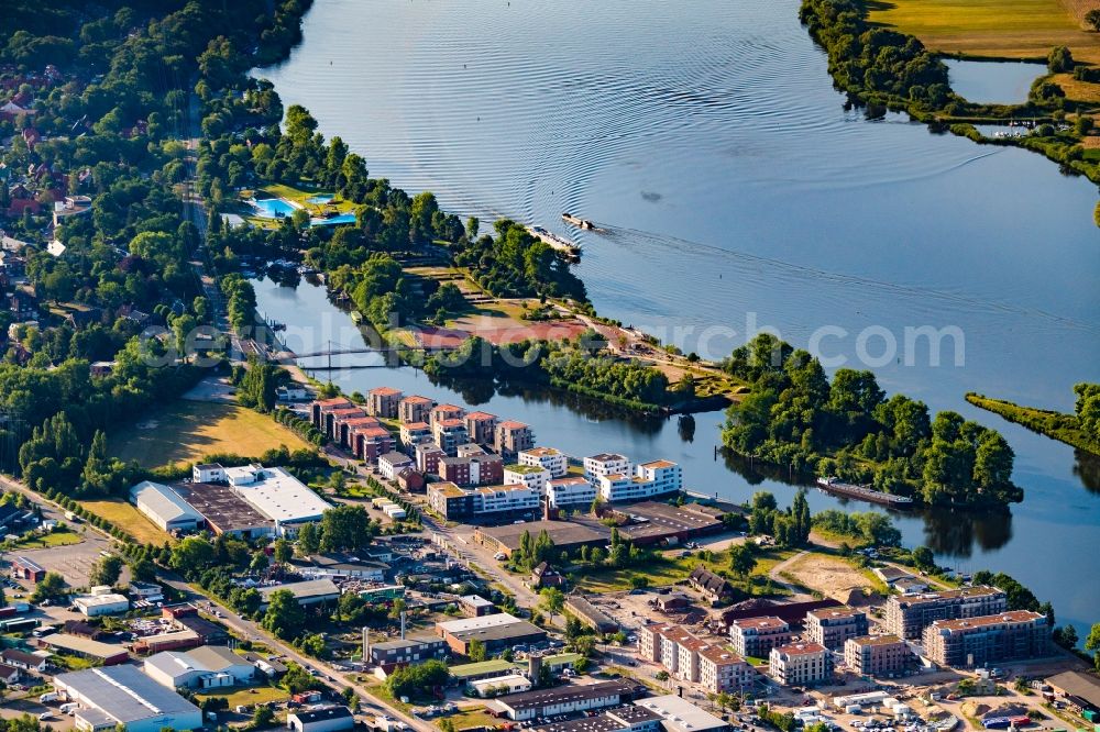 Aerial photograph Geesthacht - Port facilities on the banks of the river course of the Elbe in Geesthacht in the state Schleswig-Holstein, Germany