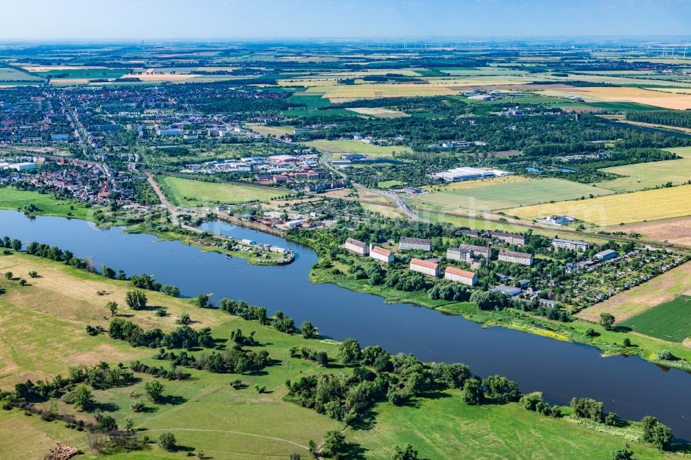 Aerial image Schönebeck (Elbe) - Port facilities on the banks of the river course of the Elbe in the district Frohse in Schoenebeck (Elbe) in the state Saxony-Anhalt, Germany