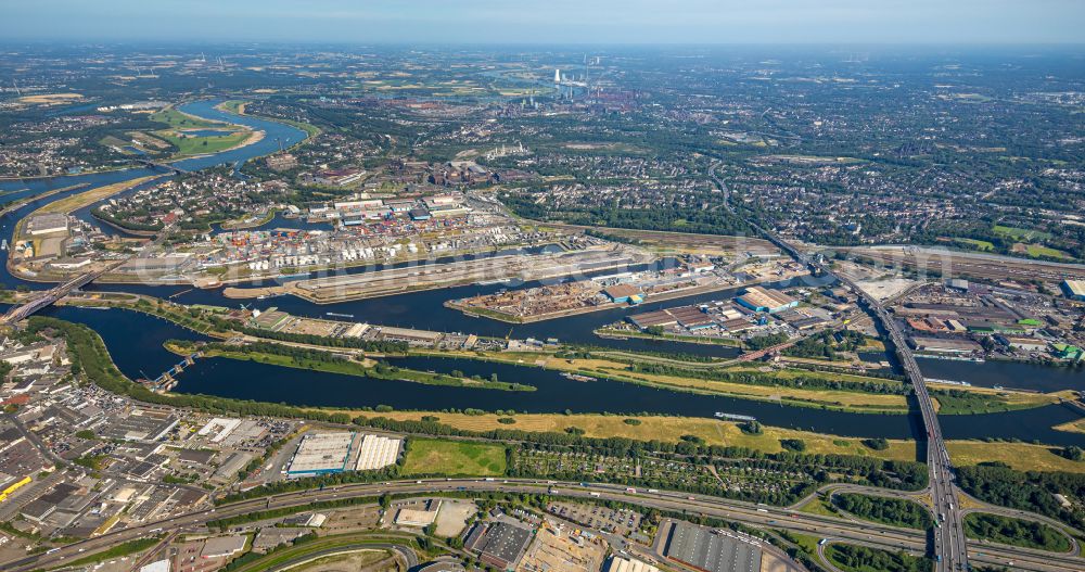 Duisburg from the bird's eye view: Port facilities on the banks of the river course of the Ruhr in the district Ruhrort in Duisburg at Ruhrgebiet in the state North Rhine-Westphalia, Germany