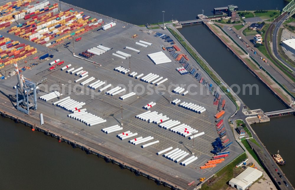 Aerial photograph Bremerhaven - Port facilities on the shores of the harbor of Ueberseehafen in Bremerhaven in the state Bremen, Germany