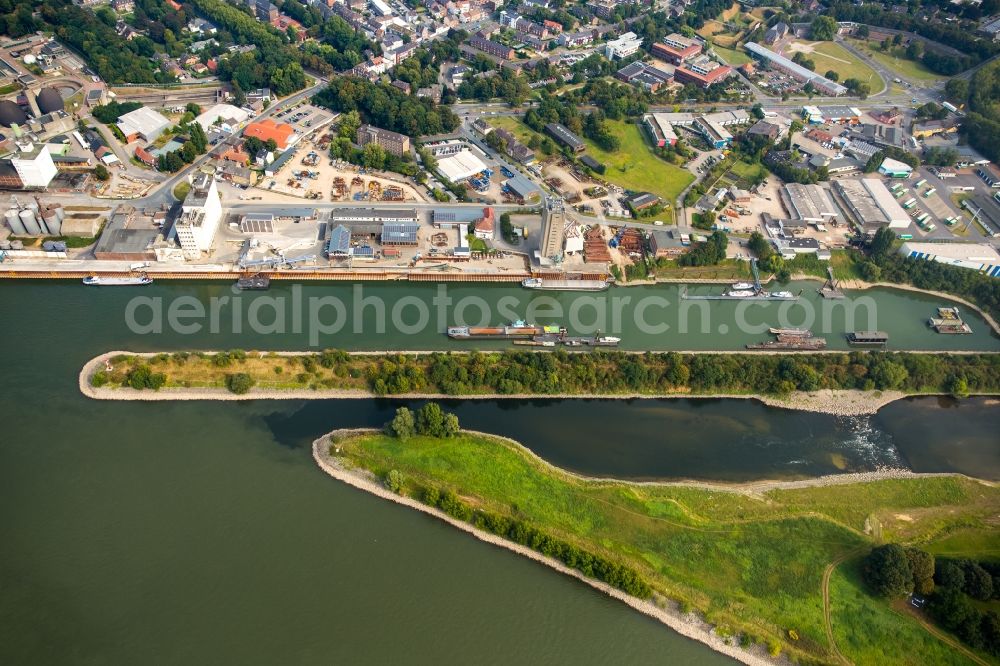 Aerial photograph Wesel - Port facilities on the shores of the harbor at the estuary of river Lippe into the river Rhein in Wesel in the state North Rhine-Westphalia