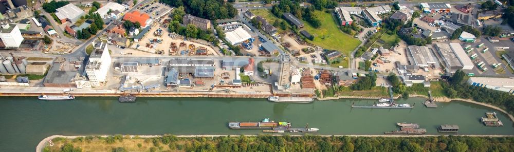 Wesel from above - Port facilities on the shores of the harbor at the estuary of river Lippe into the river Rhein in Wesel in the state North Rhine-Westphalia