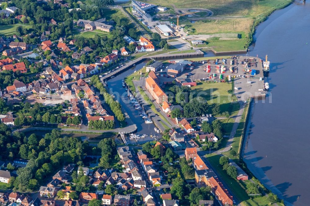 Tönning from the bird's eye view: Port facilities on the shores of the museum-harbour Toenning on Eider in Toenning in the state Schleswig-Holstein, Germany