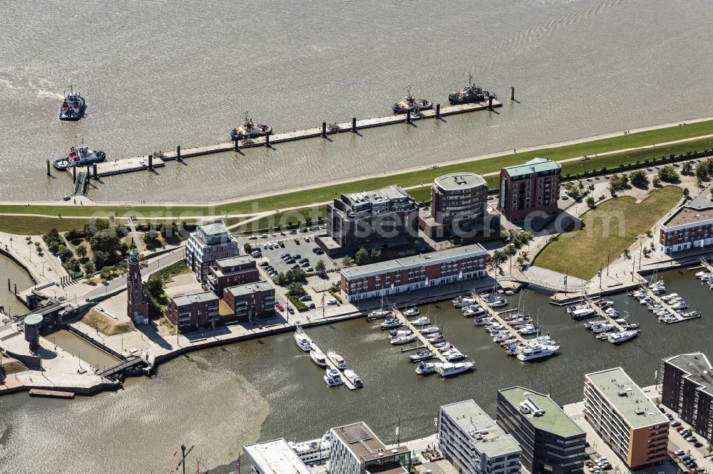 Aerial photograph Bremerhaven - Port facilities on the shores of the harbor of of Neuen Hafen and Schlepperpier in Bremerhaven in the state Bremen, Germany