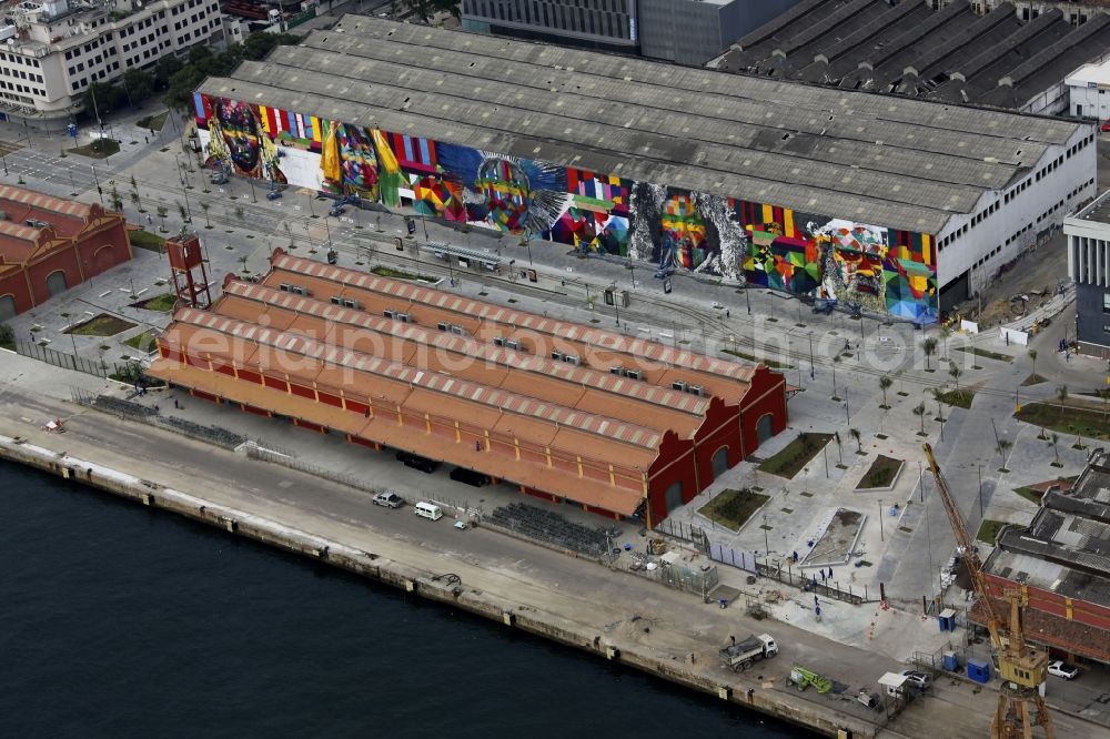 Aerial photograph Rio de Janeiro - Port facilities on the shores of the harbor Porto Maravilha on Olympic Boulevard in front of the Summer Games of the Games of the XXXI. Olympics in Rio de Janeiro in Brazil