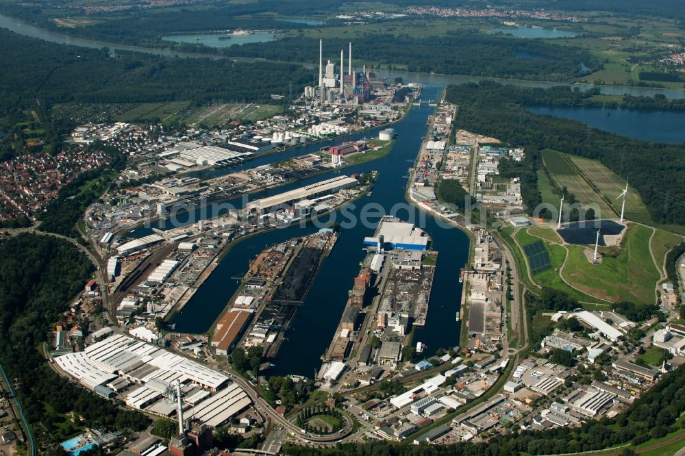 Aerial image Karlsruhe - Port facilities on the shores of the harbor of Rheinhafen in Karlsruhe in the state Baden-Wuerttemberg