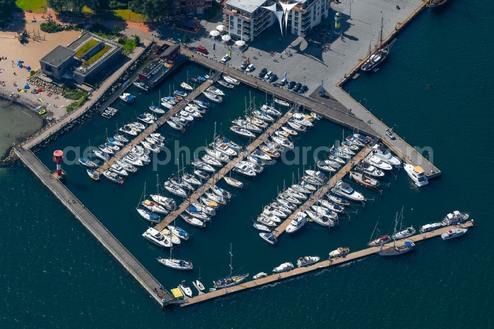 Aerial photograph Eckernförde - Port facilities on the shores of the harbor of of Stadthafens in Eckernfoerde in the state Schleswig-Holstein, Germany