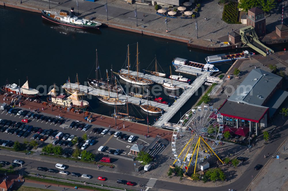 Aerial image Bremerhaven - Port facilities on the shores of the harbor of on shore of Weser in Bremerhaven in the state Bremen, Germany