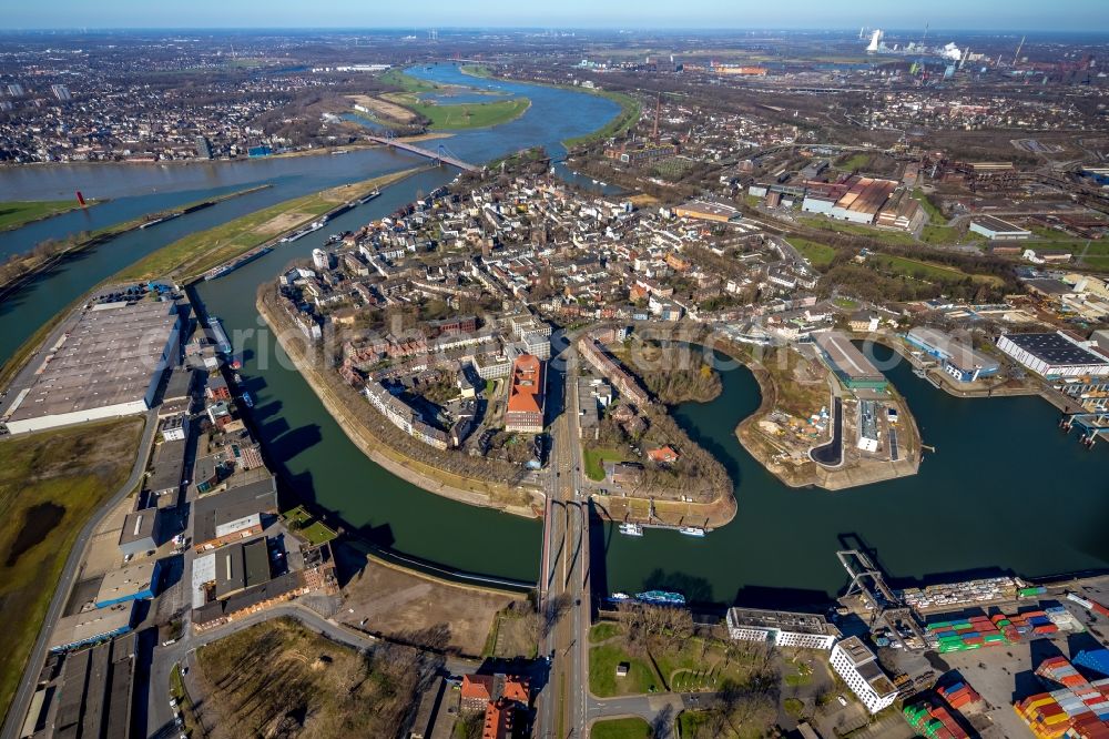 Aerial image Duisburg - Port facilities on the shores of the harbor at Vinckekanal on Hafenstrasse in the district Ruhrort in Duisburg in the state North Rhine-Westphalia, Germany