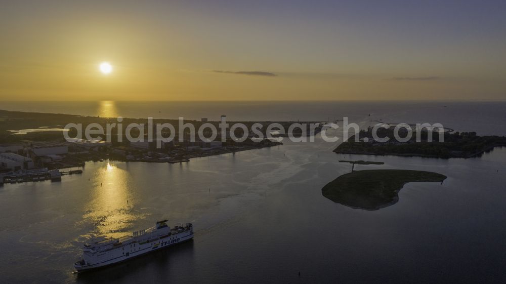 Aerial image Rostock - Port facilities on the shores of the harbor of of Warnow in the district Hohe Duene in Rostock at the baltic sea coast in the state Mecklenburg - Western Pomerania, Germany