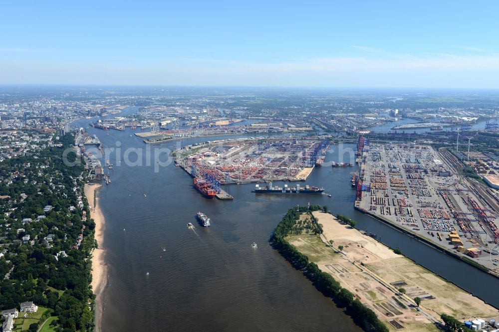 Aerial image Hamburg - Port Waltershof facilities on the banks of the river course of the Elbe - Norderelbe in Hamburg in Germany