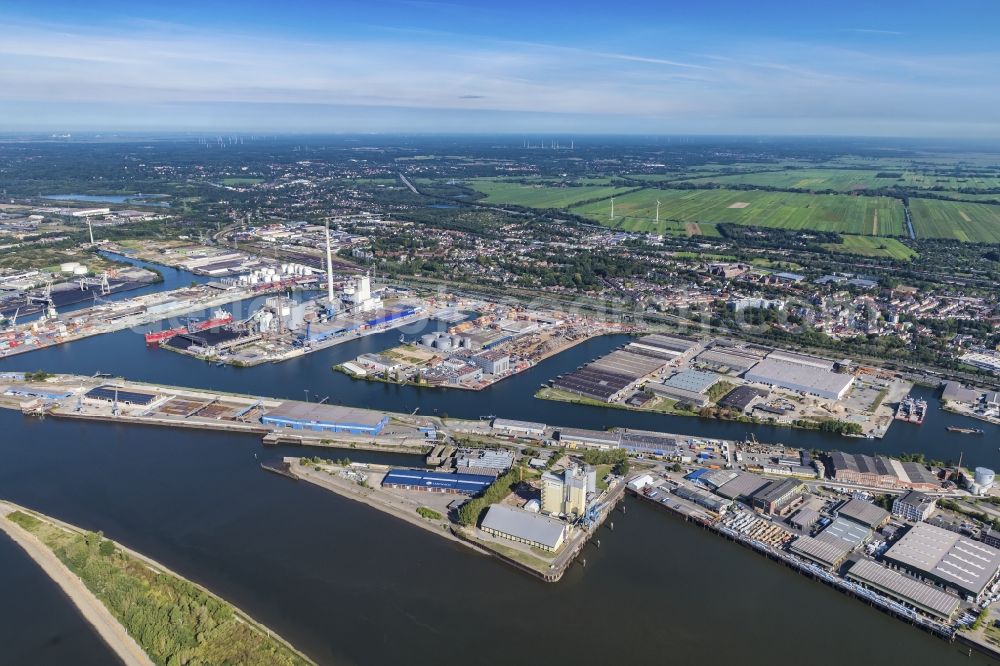 Aerial photograph Bremen - Quays and boat moorings at the port of the inland port on shore of Weser in the district Groepelingen in Bremen, Germany