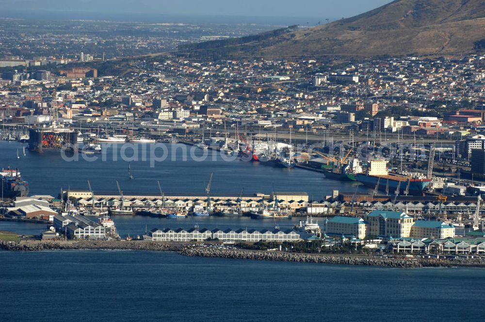 Aerial photograph Kapstadt / Cap Town - Schiffsverkehr vor dem Hafen von Kapstadt. Ship traffic in front of the port of Cape Town