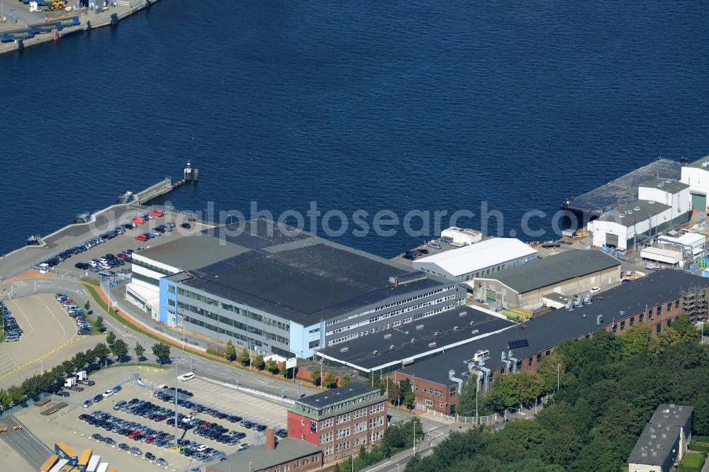 Aerial photograph Kiel - Harbour and port area of the Norwegenkai in Kiel in the state of Schleswig-Holstein. The area includes the Norway- Terminal and wharf buildings of the shipping company Color Line