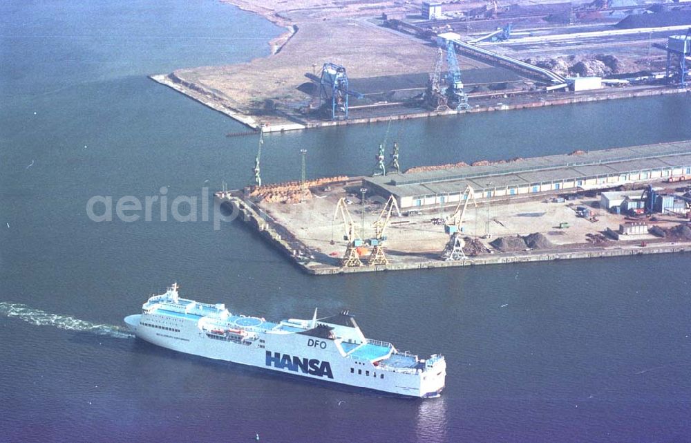 Aerial image Rostock /Mecklenburg-Vorpommern - Hafenbereich in Rostock.