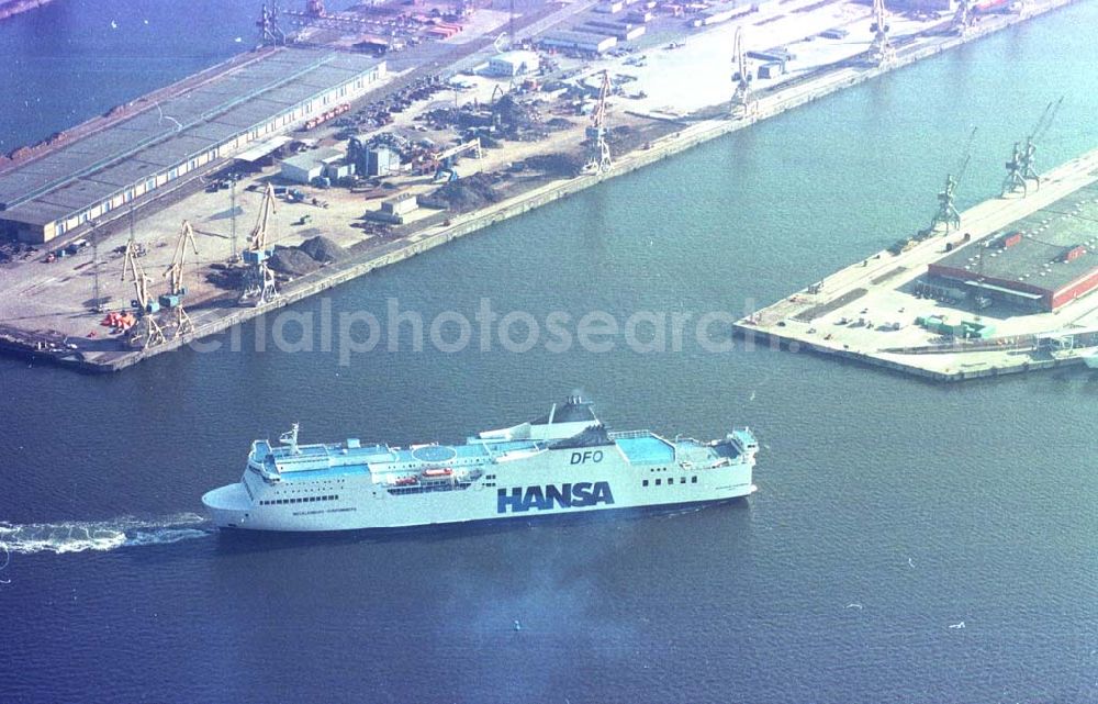 Aerial photograph Rostock /Mecklenburg-Vorpommern - Hafenbereich in Rostock.