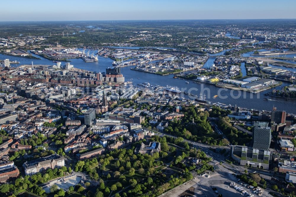 Hamburg from the bird's eye view: The Elbe Philharmonic Hall on the river bank of the Elbe in Hamburg