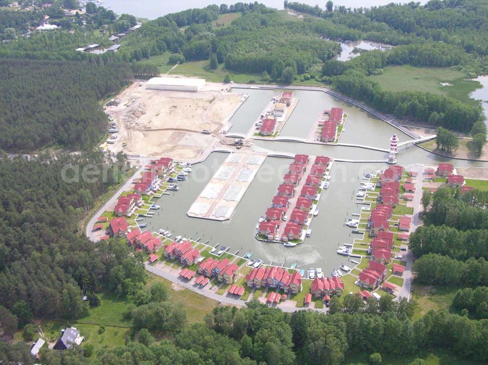 Rheinsberg from above - Rheinsberg / Brandenburg Blick auf das fast fertige Hafendorf Rheinsberg - Projektgesellschaft Hafendorf Rheinsberg GmbH,Lenaustr. 27,D-12305 Berlin,Telefon: +49 33931/34 161,Telefax: +49 33931/34 163,Email: info@hafendorf-rheinsberg.de,Achim Walder: