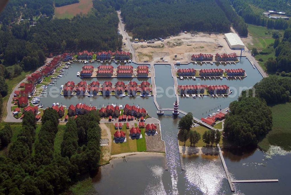 Rheinsberg from above - Blick auf das fast fertige Hafendorf Rheinsberg - Projektgesellschaft Hafendorf Rheinsberg GmbH,Lenaustr. 27,D-12305 Berlin,Telefon: +49 33931/34 161,Telefax: +49 33931/34 163,Email: info@hafendorf-rheinsberg.de,Achim Walder: