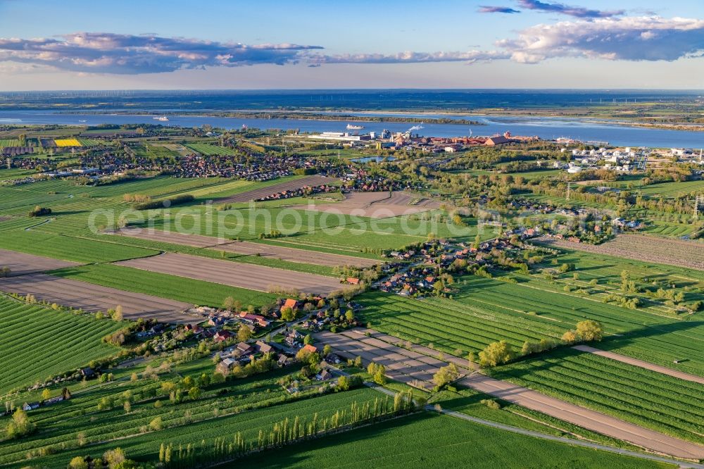 Aerial image Stade - Stader Seehafen Refinery equipment and management systems on the factory premises of the mineral oil manufacturers of Dow Germany Anlagengesellschaft mbH in Buetzfleth in the state Lower Saxony, Germany